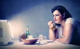 微山张蒙吃瓜,瓜田里的欢乐时光  第2张